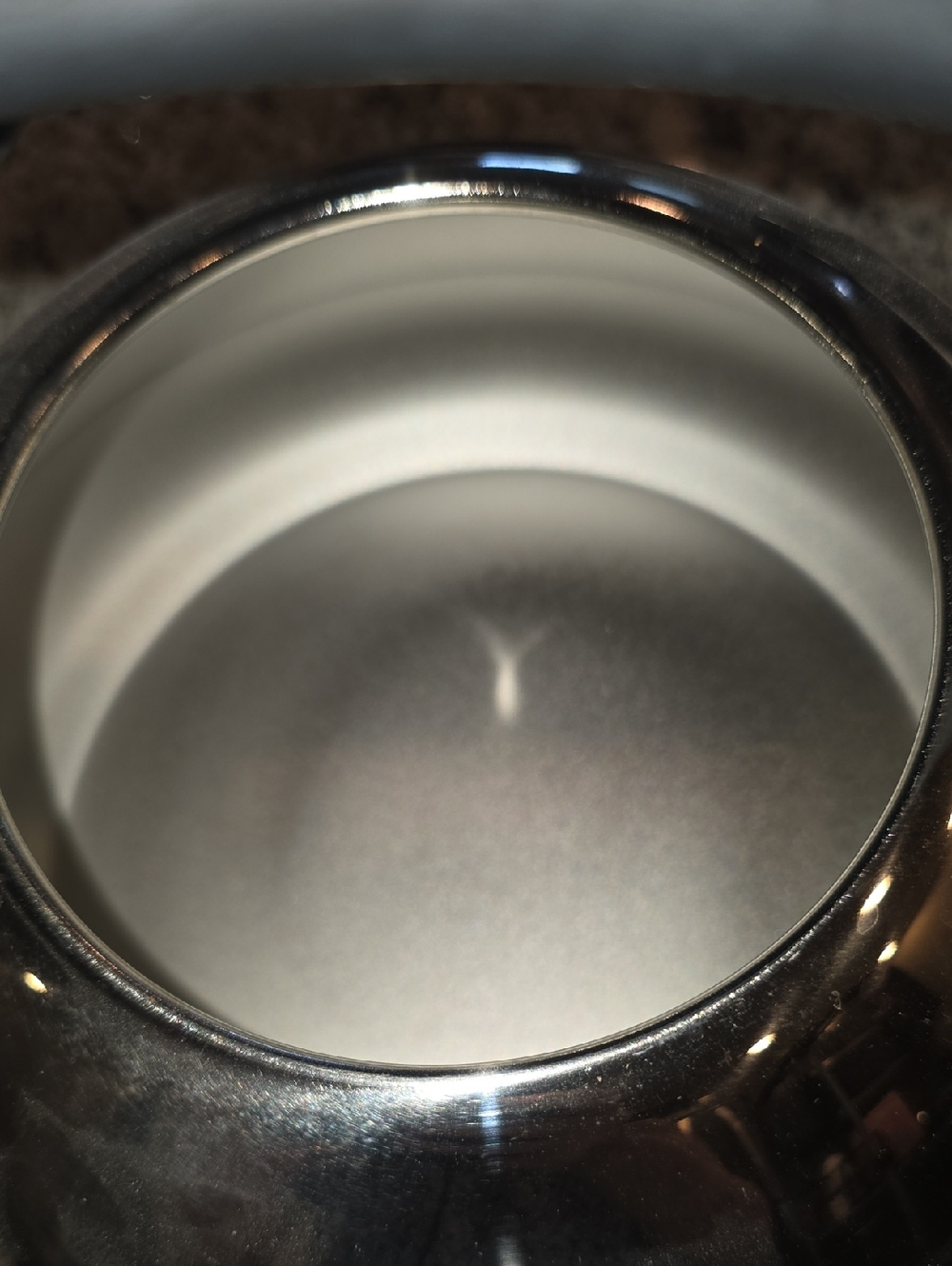 Classic Stainless Steel Whistling Kettle with Black Handle - Picture 7 of 9